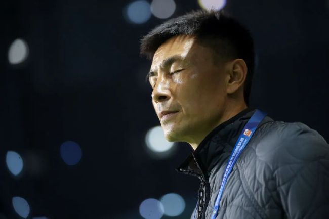 从第一章富有寓意的标题什么是犯罪现象?(苏联民警机关以及国际上与犯罪分子的斗争经验)就已经是清楚的了。